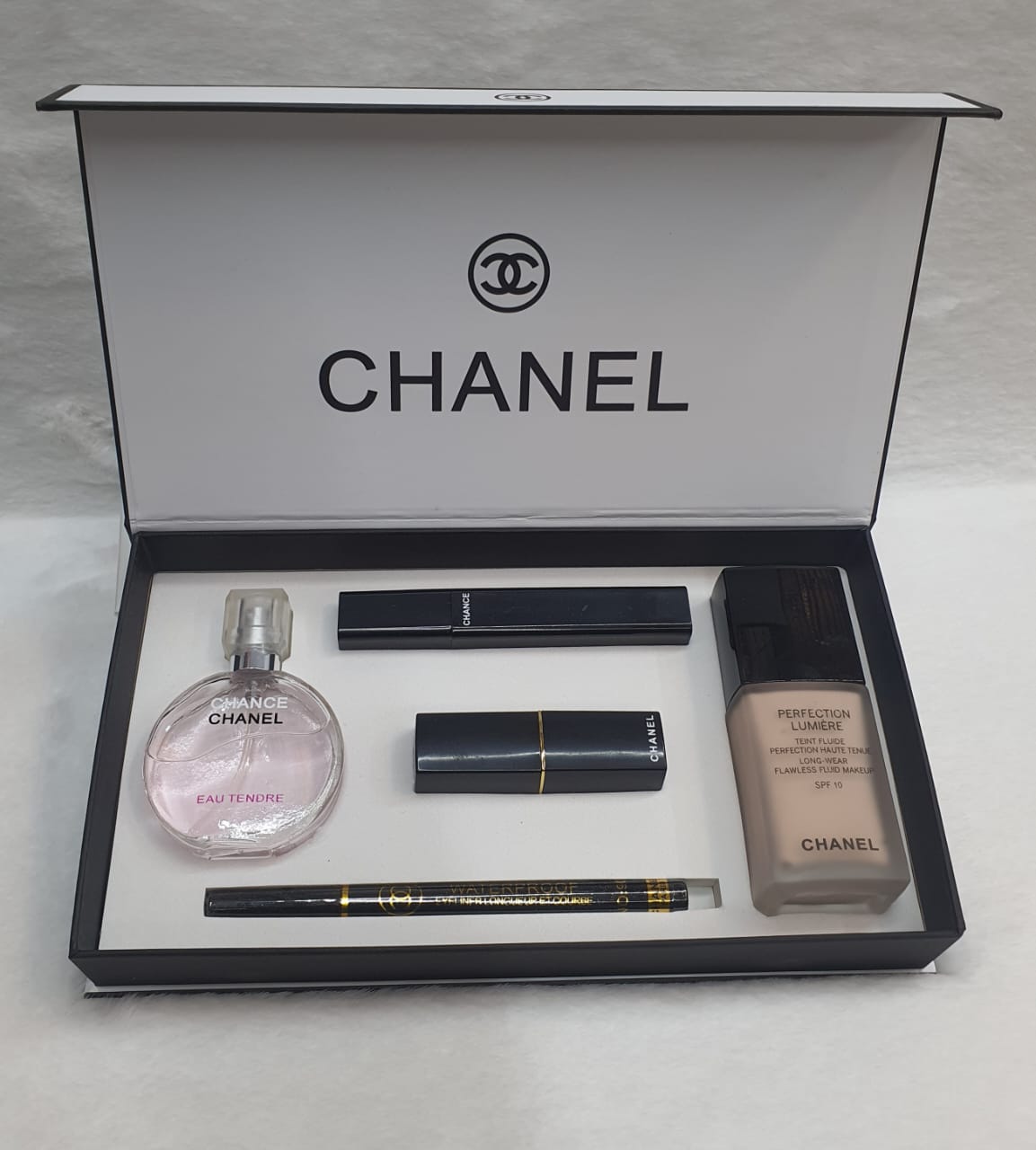 Chanel gift box